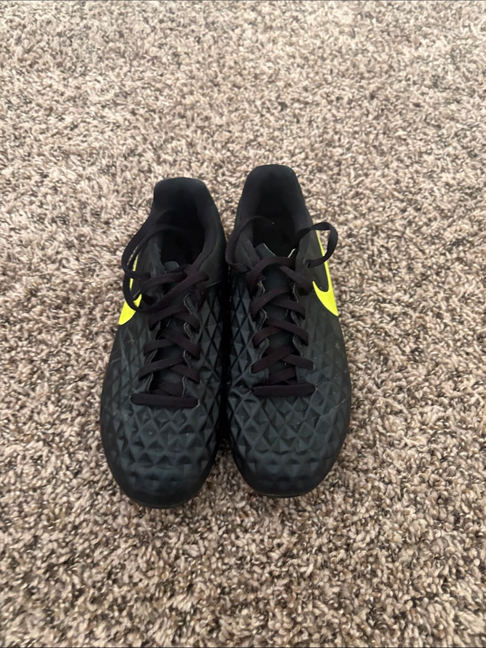 Nike Tiempo Legend 8 Club MG Kids Soccer Cleats Black Volt